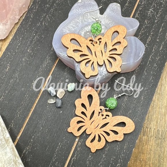 Crackled Green Quartz big oversized butterflies statement dangle earrings - Picture 1 of 1